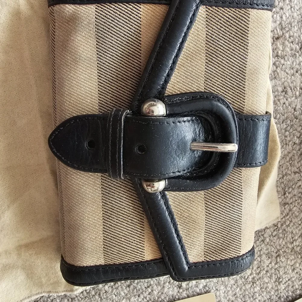 Preowned Burberry House Check Vintage Bifold  Wallet with original box, dust bag - Picture 16 of 16